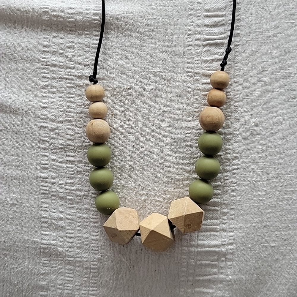 Mom Necklace "Wood and Me" By Pois Et Mois - Mint